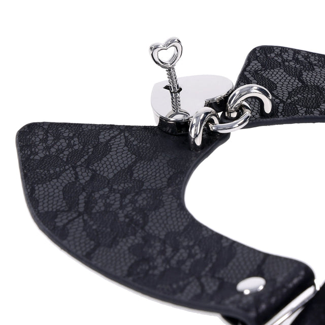 Heartbound Lace Day Collar Black